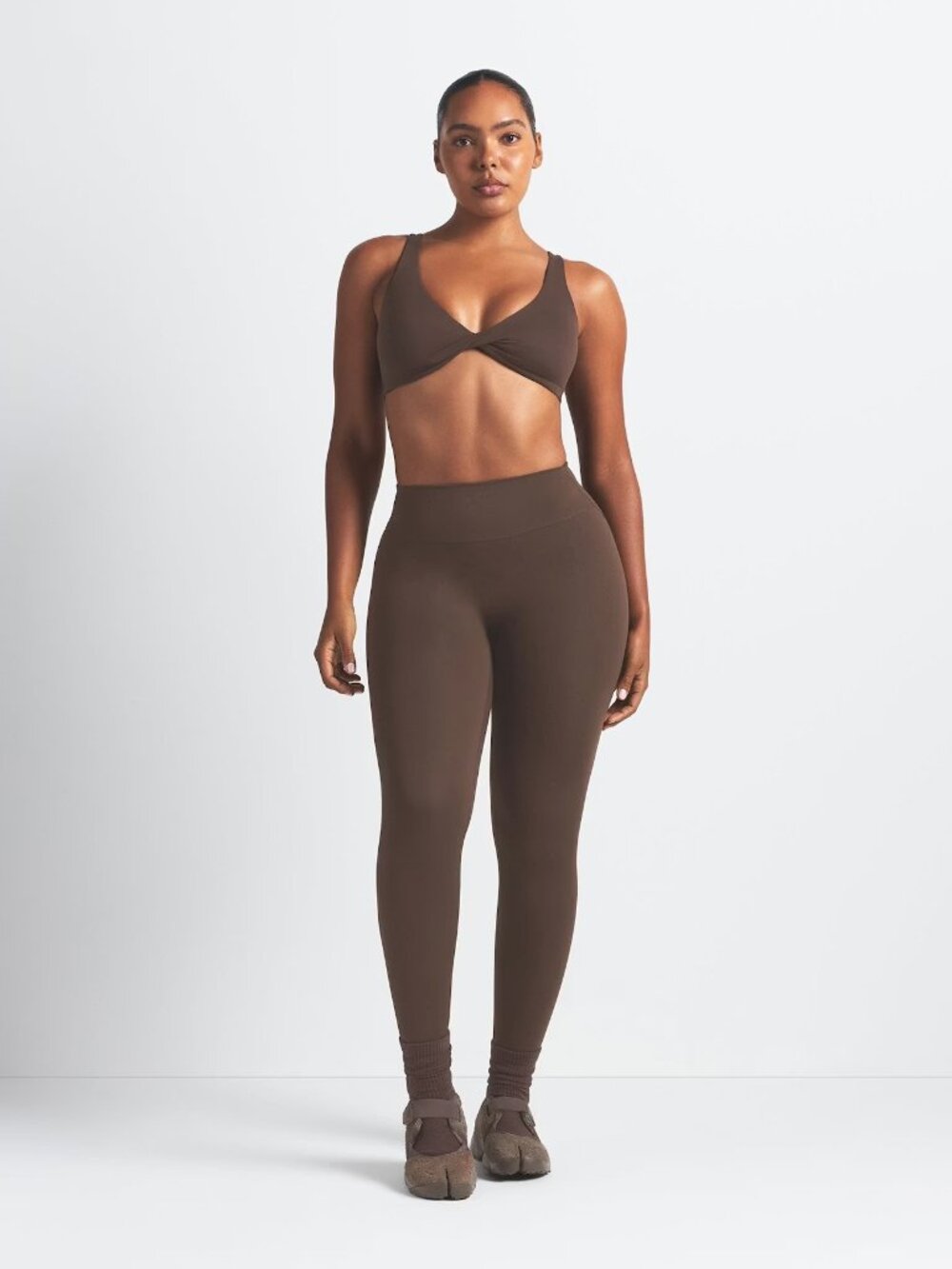 NWT NikeSKIMS Matte 26" Leggings